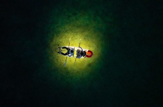 Romanttinen valoretki lasikajakilla yöllisellä Äntu Sinijärvellä – ennakkomaksu / varaus, 20 € / henkilö